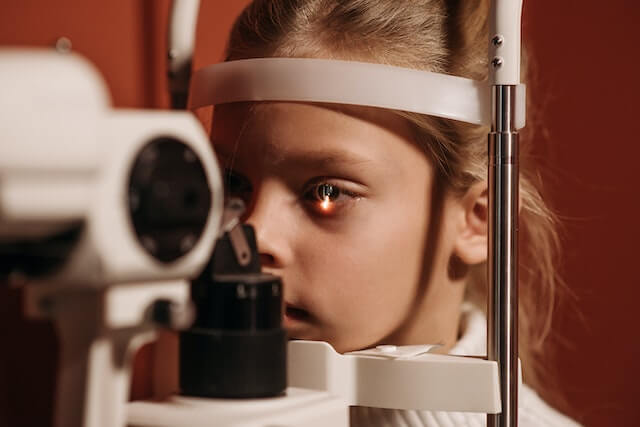 دستگاه عمل لیزیک چشم